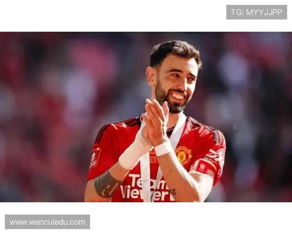 布鲁诺·费尔南德斯引领曼联中场革新成效显著展示全面技战术素养