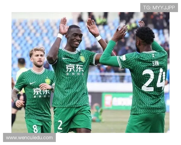 2013年北京国安与山东鲁能激战回顾:激情四溢的中超经典对决