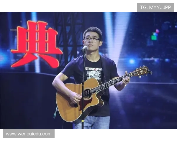 下诺夫与希姆基的激烈对决展现篮球魅力与团队精神的巅峰对抗 下诺夫与希姆基的激烈对决展现篮球魅力与团队精神的巅峰对抗