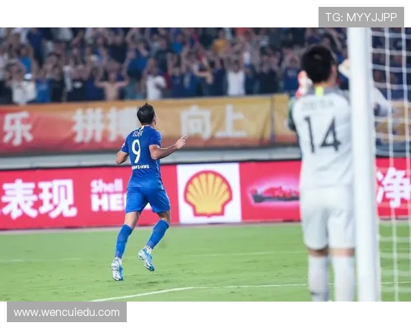 国安与苏宁激战回顾精彩录像全程重温比赛瞬间与精彩进球分析